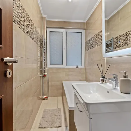 Netflix & 1br Heart Of