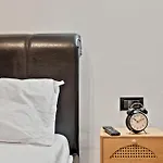 Apartment Hideaway - Peaceful 1-bedroom In The Heart Of