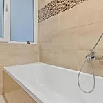 Hideaway - Peaceful 1-bedroom In The Heart Of * Bukarest