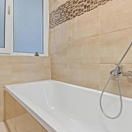 Quiet 1-Bedroom Apartment With Balcony Near Universitate * ブカレスト