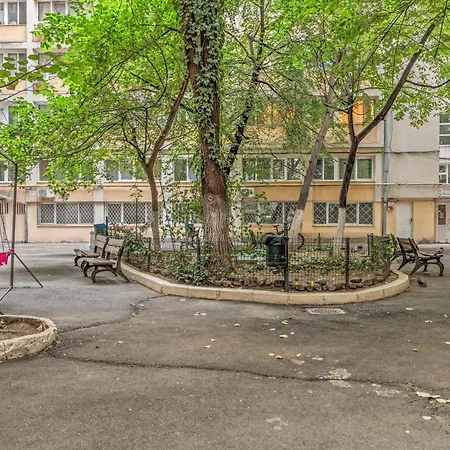 Netflix & 1br Heart Of