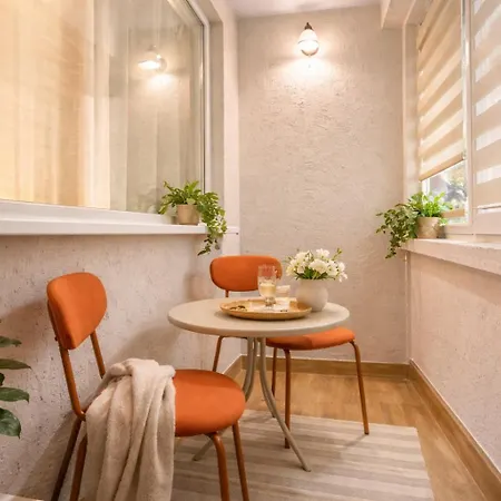 Urban Calm 1-bedroom Near Universitate Apartment